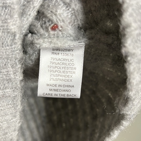 Love Tree Gray Ribbed V-Neck Sweater - Picture 4 of 5